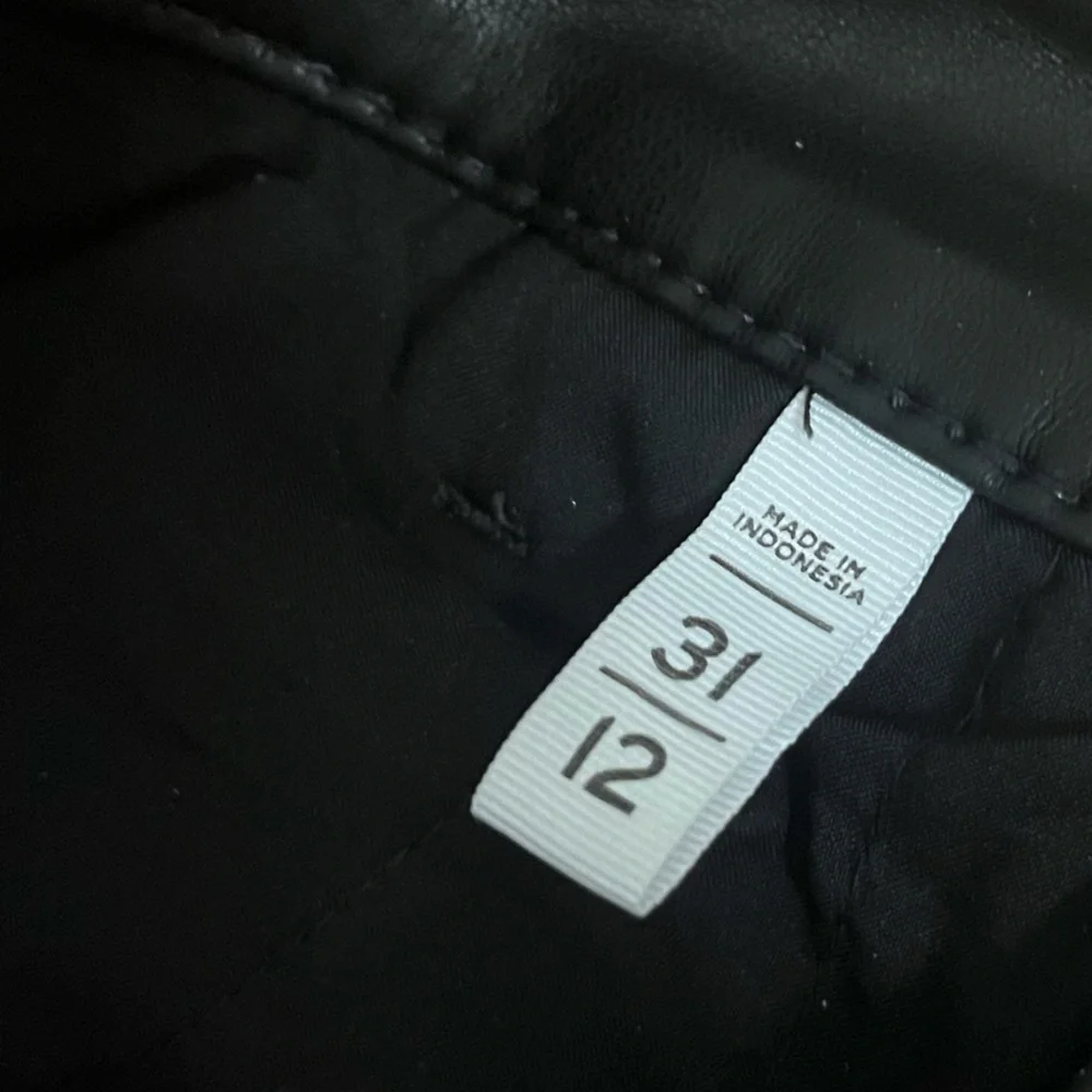 LOFT Black Straight Leg Pants - Picture 3 of 4